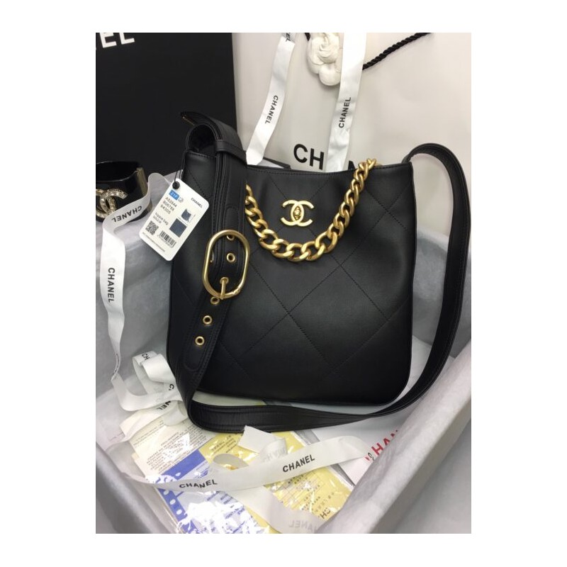 CHANEL 22 LARGE HANDBAG replica designer