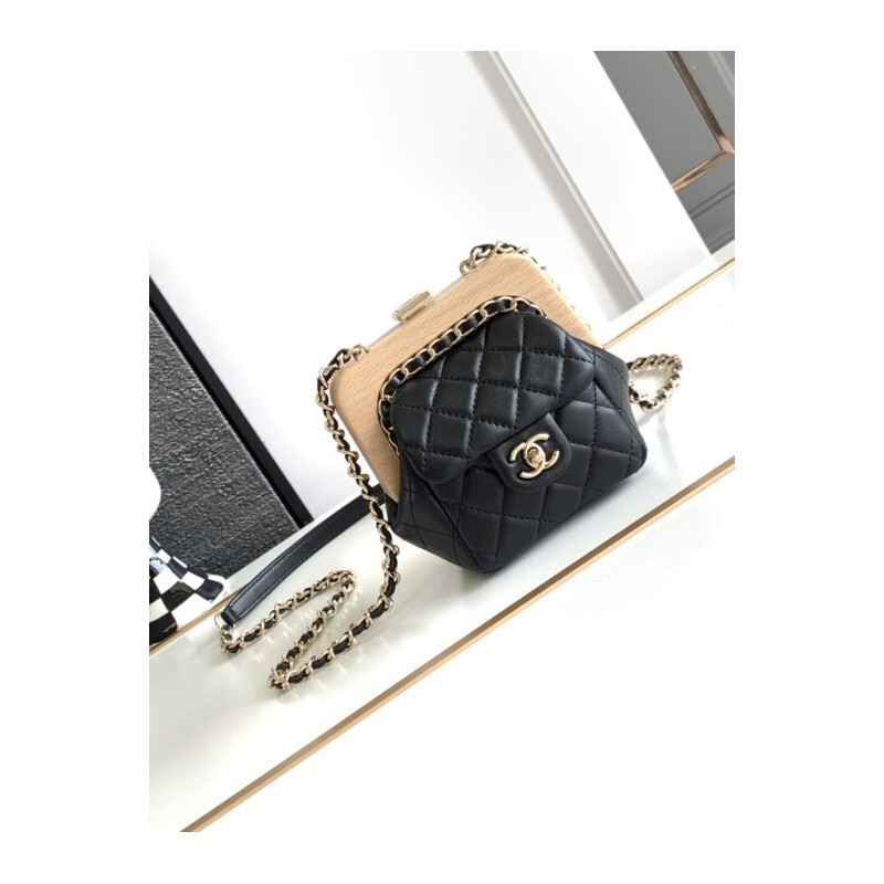 chanel pocketbook