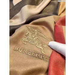 Replicas Classic Large Check Cashmere Scarf Camel