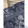 Luxury Trunk Messenger Bag Monogram Tapestry M57282