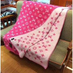 UK Neo Monogram Blanket M70441