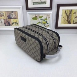 Best Gucci GG Supreme toiletry case 406395