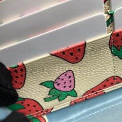 Wholesale Zumi Strawberry Print Wallet 573612