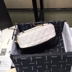 AAA+ Gabrielle Clutch With Chain Black /White