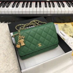 7 Star Stitch Chain Grained Calfskin Woc Bag A33814 Green