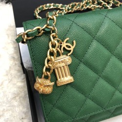 7 Star Stitch Chain Grained Calfskin Woc Bag A33814 Green